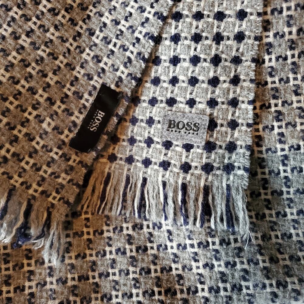BOSS Men's Wool Scarf Gray White and Black  Geometric Pattern Fringe
